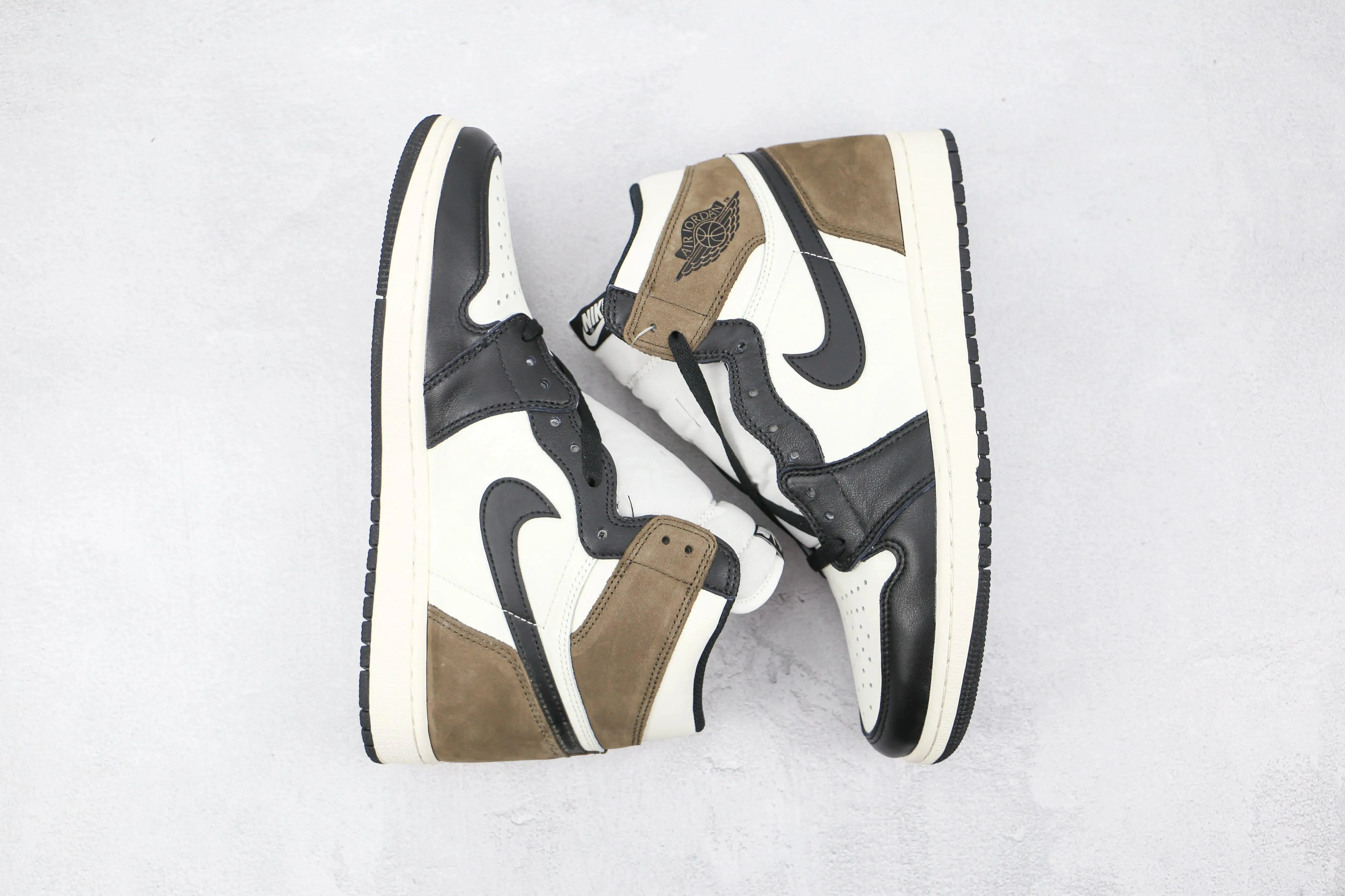 Custom Jordan 1  Retro High Dark Mocha High Q