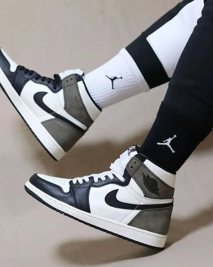 Custom Jordan 1  Retro High Dark Mocha High Q