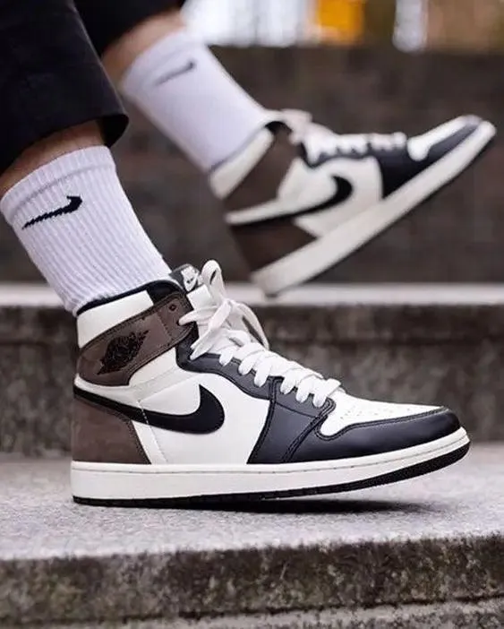 Custom Jordan 1  Retro High Dark Mocha High Q