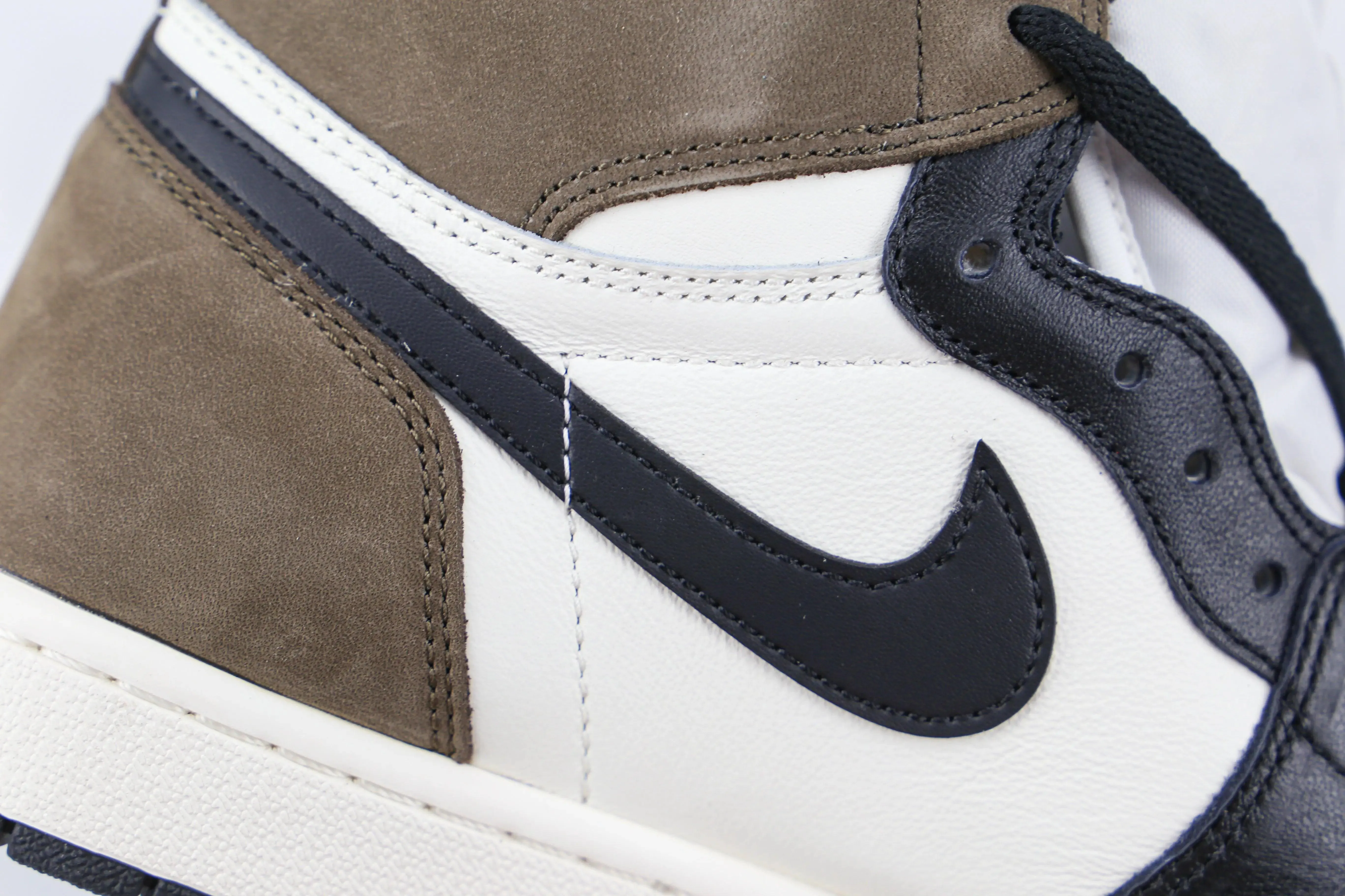 Custom Jordan 1  Retro High Dark Mocha High Q
