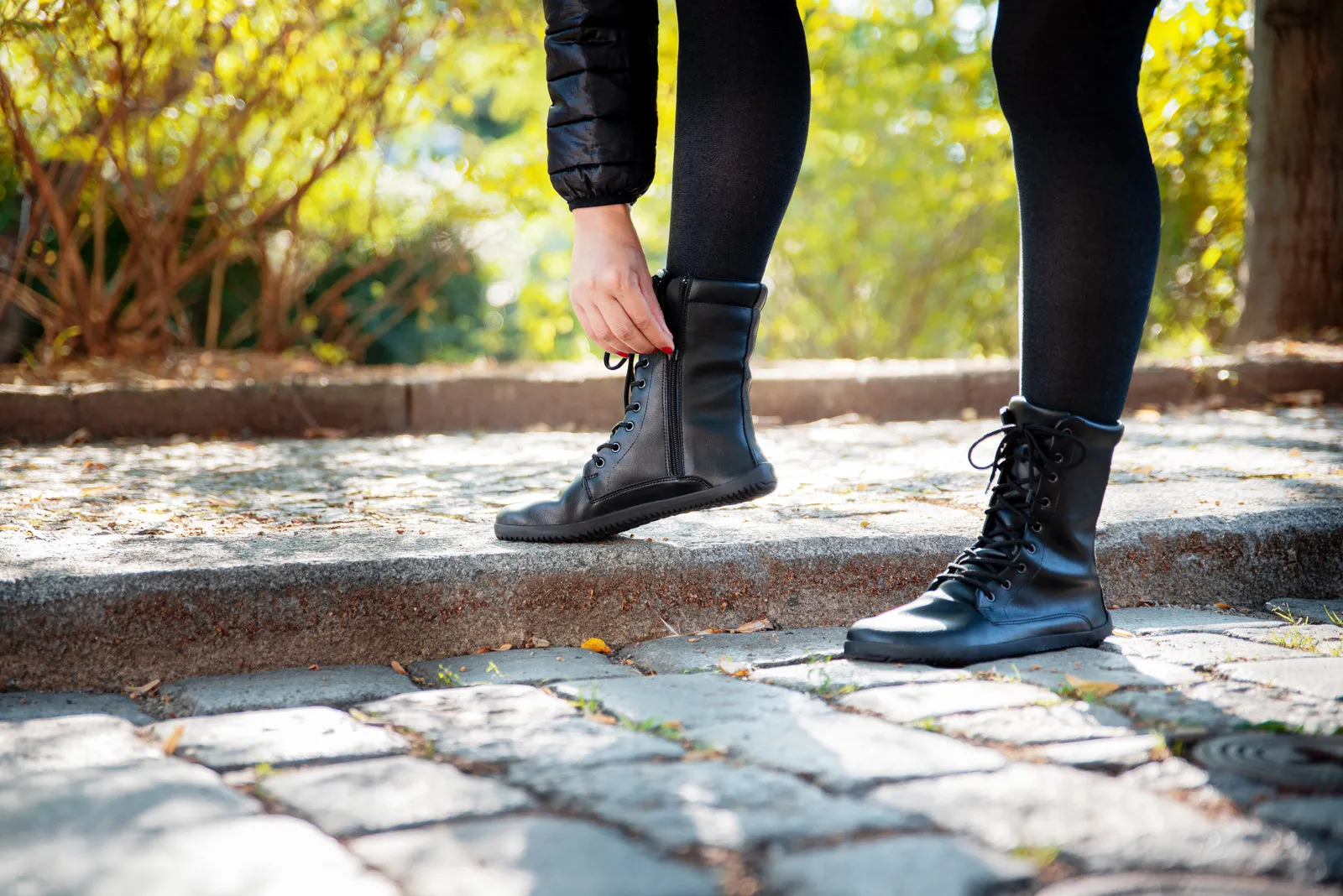 Jaya Barefoot Women’s Zip-up Boots – Black