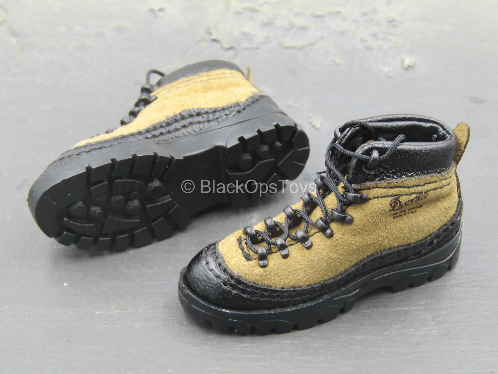 US Army M14 Marksman - Tan & Black Boots (Peg Type)